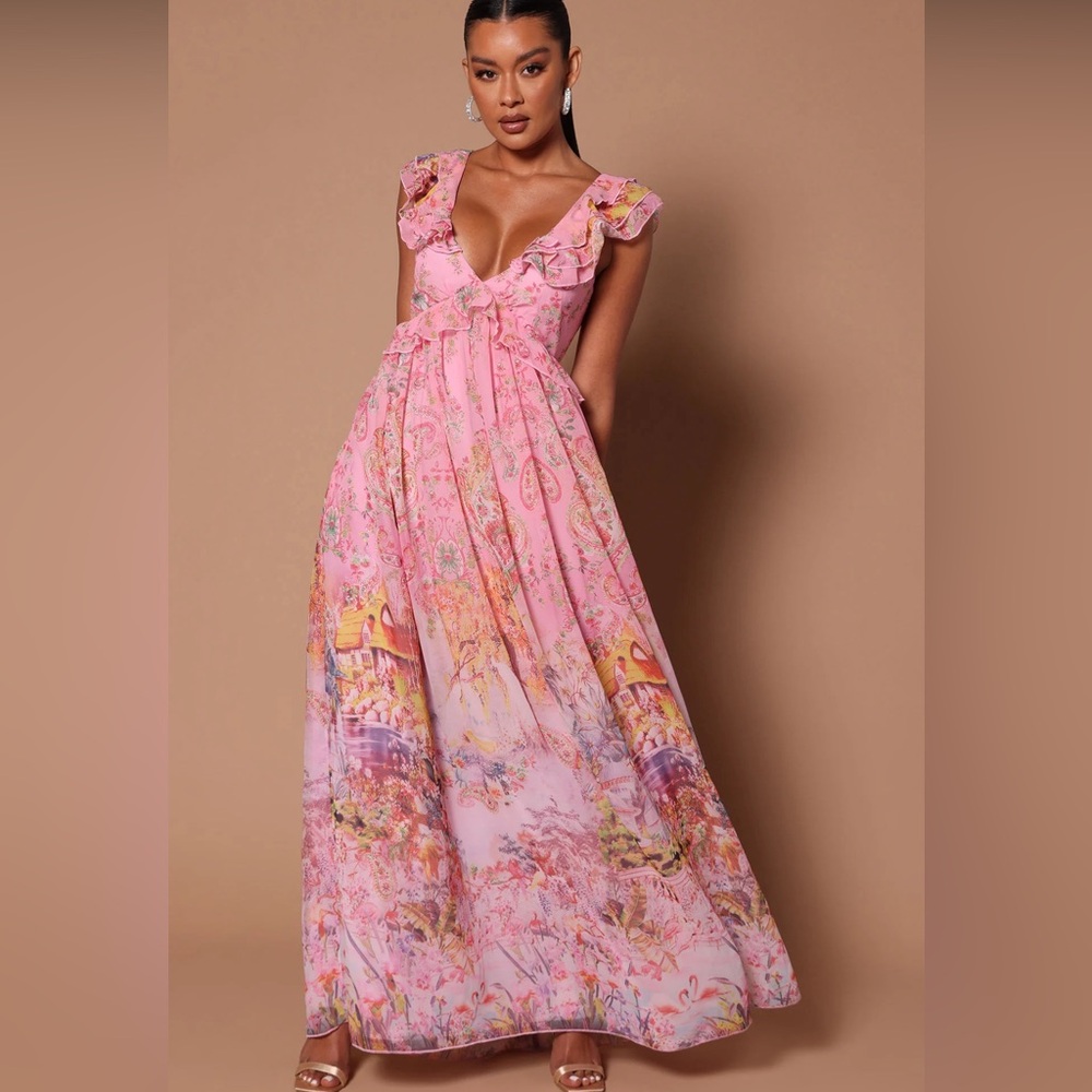 fashion nova luxe ruffle floral maxi dress, great quality, never worn, tags